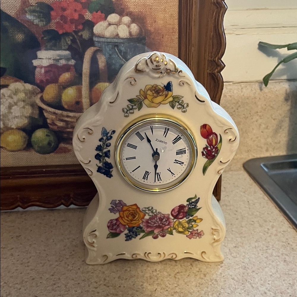 Floral Cream Clock
